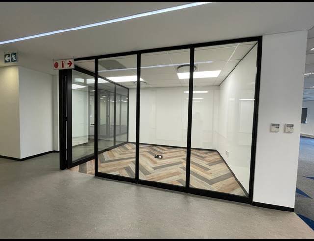 395M² OFFICE TO LET IN BRYANSTON